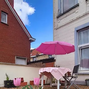 Apartment Bright Close To Zaventem Airport, Brüssel